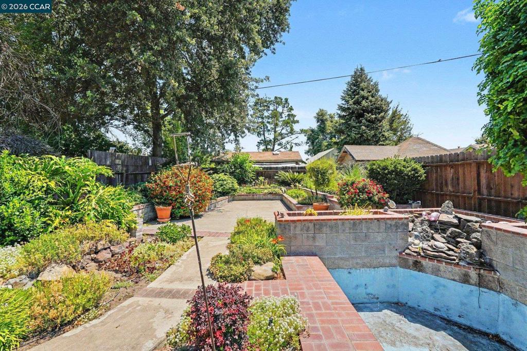 2356 Golden Bear Circle Property Photo 29