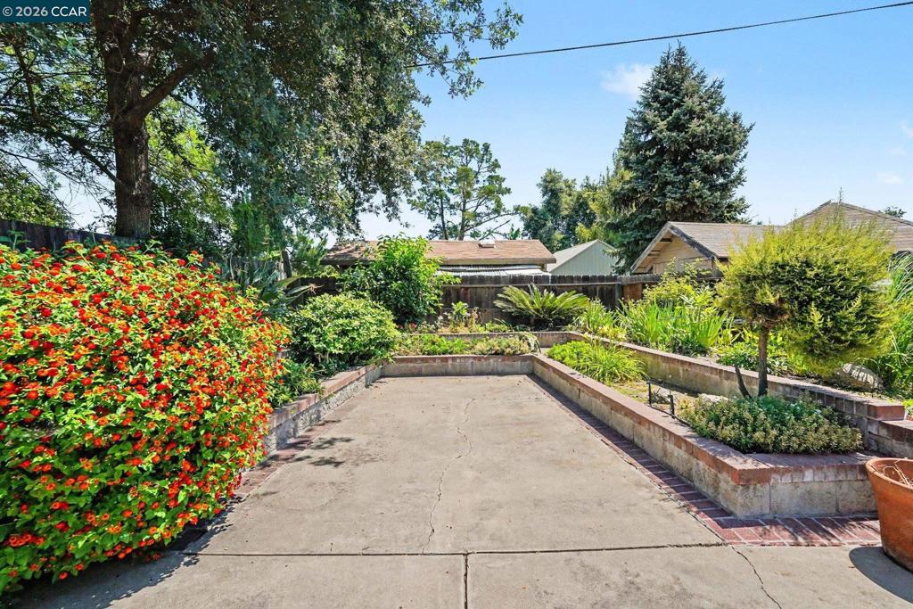 2356 Golden Bear Circle Property Photo 30