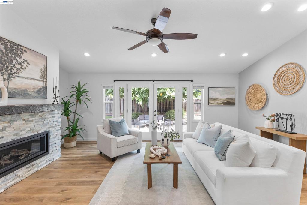 5514 Paseo Navarro Property Photo 1