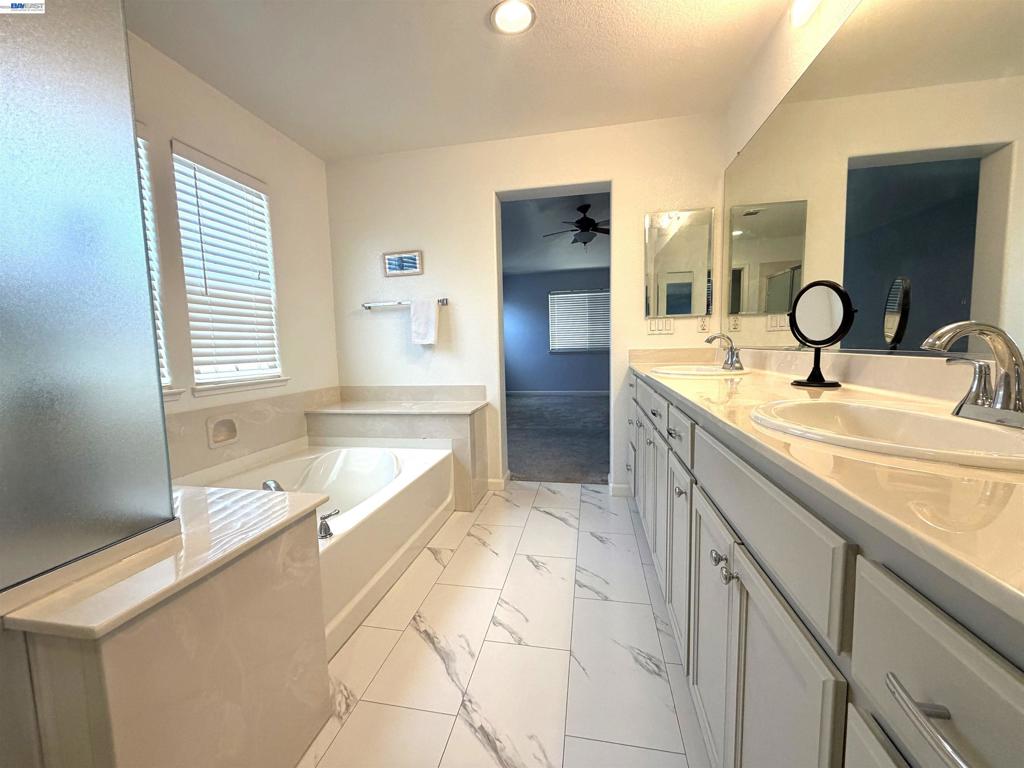 1116 Cunningham St Property Photo 21