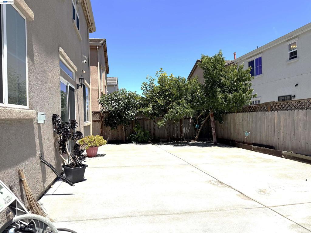 1116 Cunningham St Property Photo 28