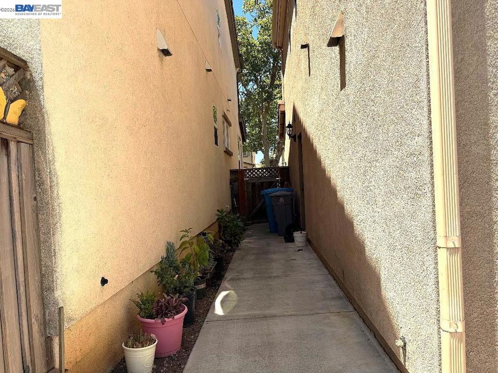 1116 Cunningham St Property Photo 30