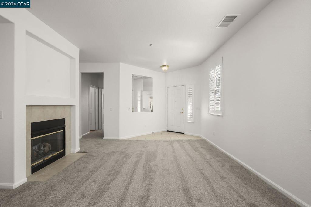 1637 Regent Dr Property Photo 6
