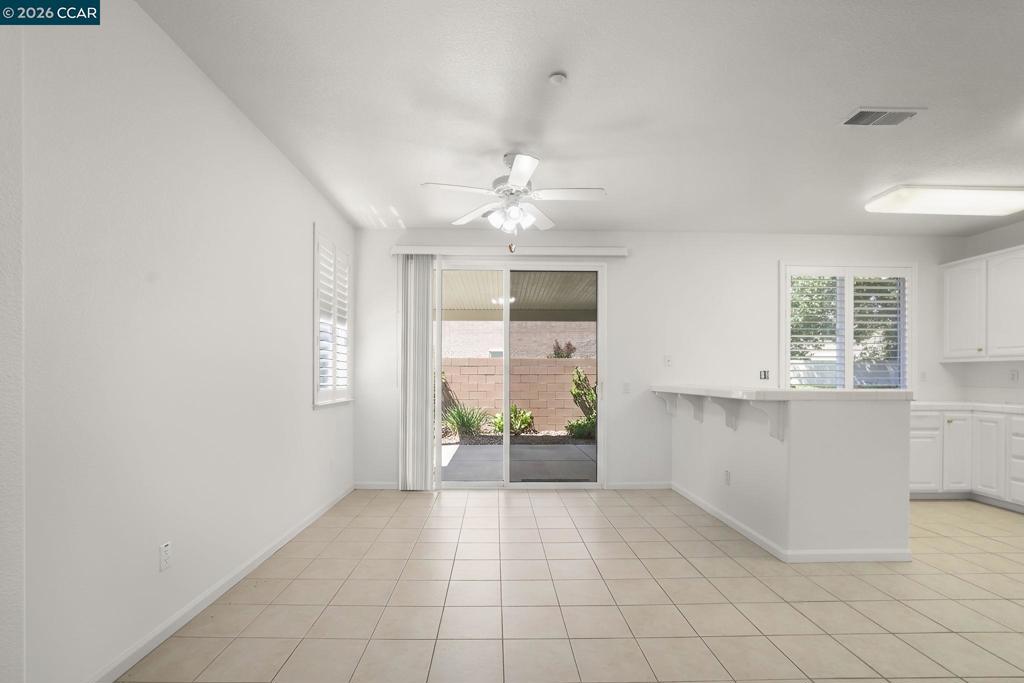 1637 Regent Dr Property Photo 8