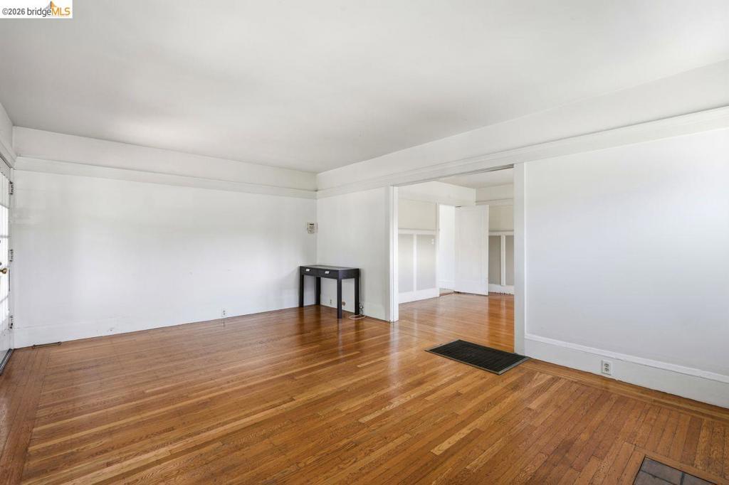 1045 Stanford Ave 2 Property Photo 6