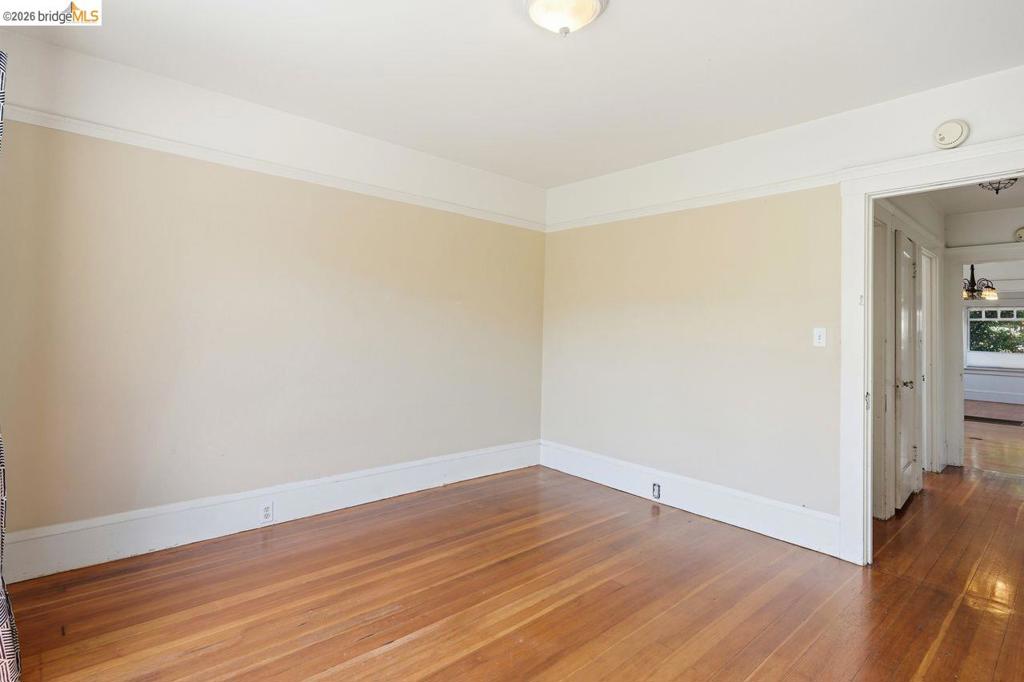1045 Stanford Ave 2 Property Photo 10
