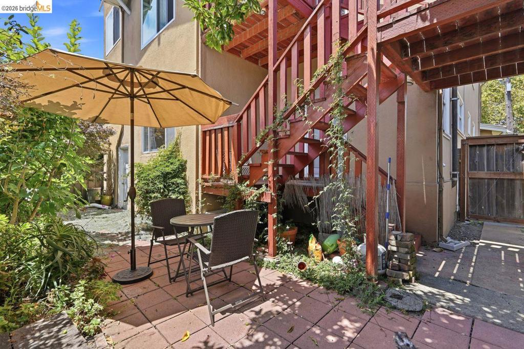 1045 Stanford Ave 2 Property Photo 25