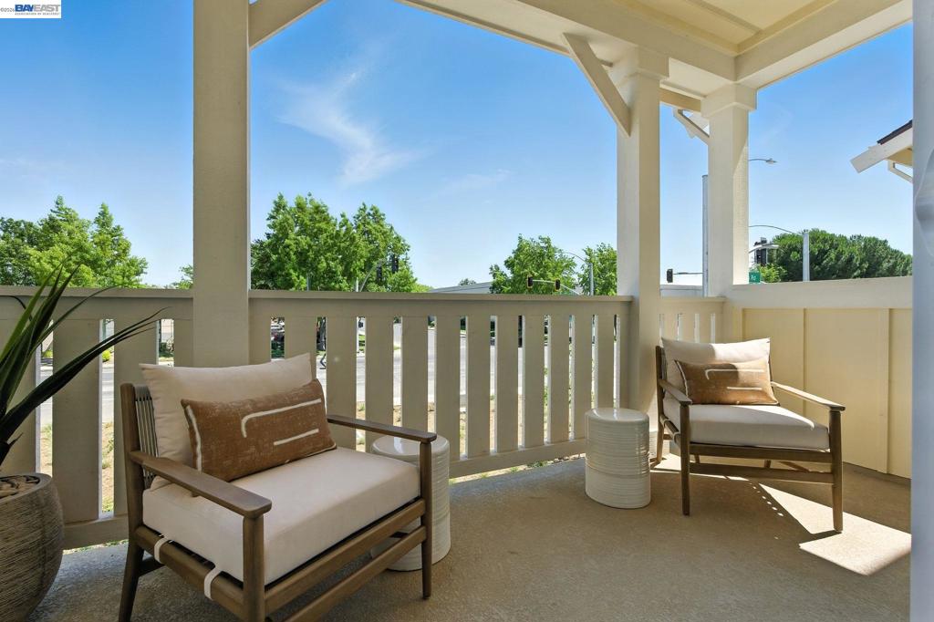4695 Marengo Common Property Photo 7