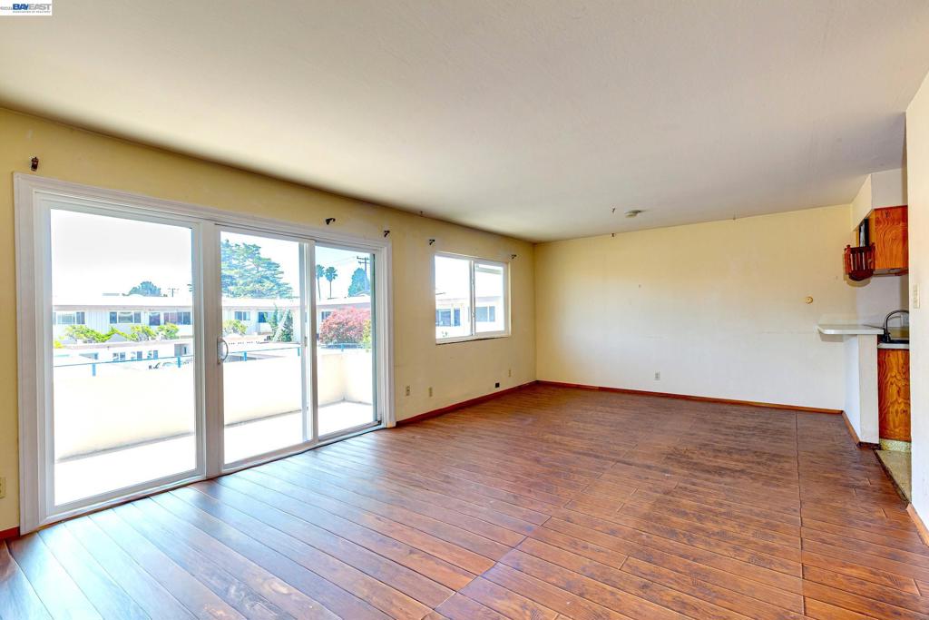 615 Willow St C Property Photo 3