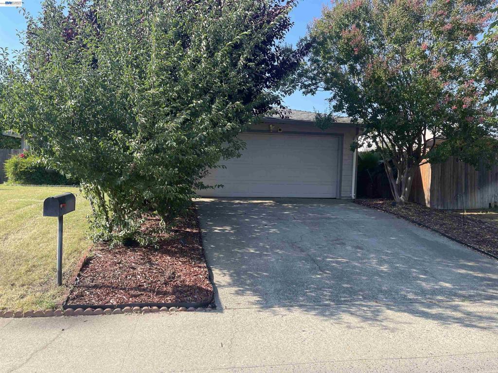 9901 Burline Street Property Photo 11