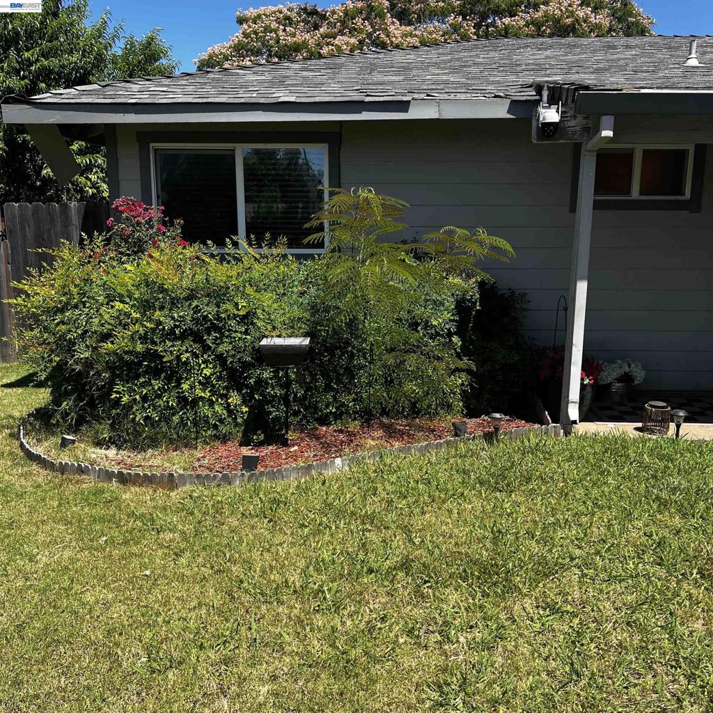 9901 Burline Street Property Photo 13