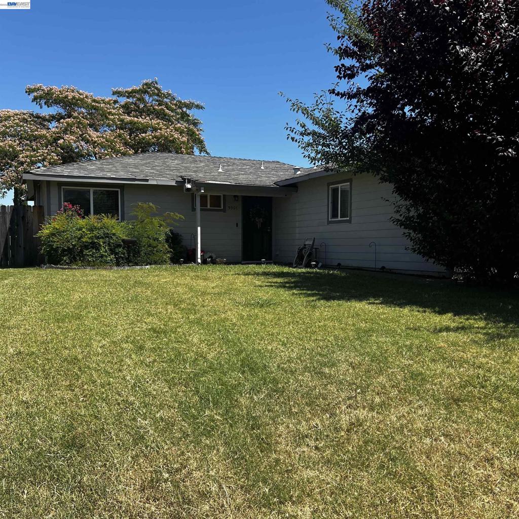 9901 Burline Street Property Photo 14