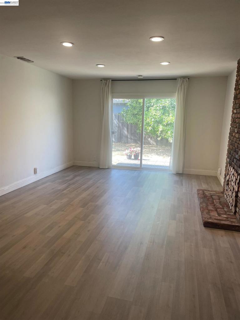 9901 Burline Street Property Photo 21