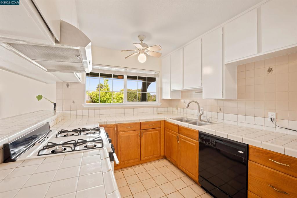306 Winchester St Property Photo 33