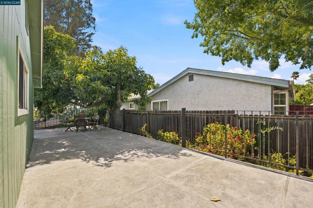 306 Winchester St Property Photo 43