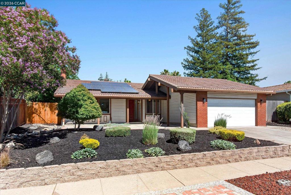 714 Navaronne Way Property Photo 1