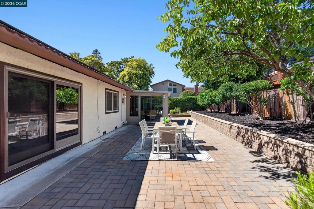 714 Navaronne Way Property Photo 37