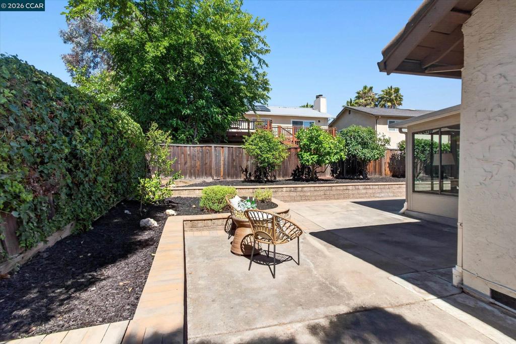 714 Navaronne Way Property Photo 41
