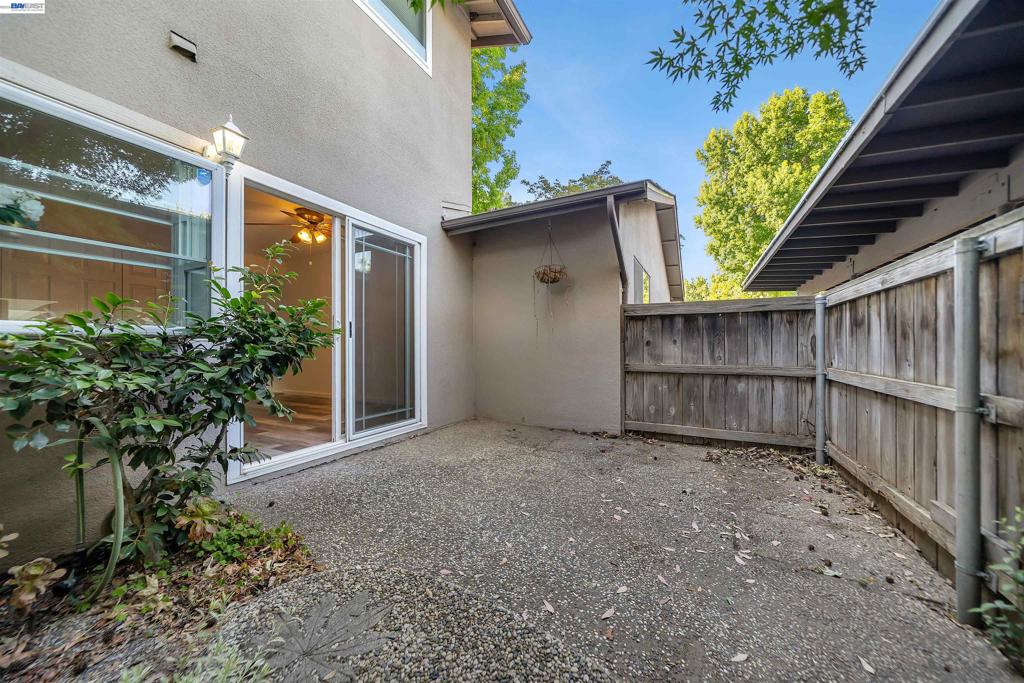 8848 La Riviera Dr B Property Photo 13