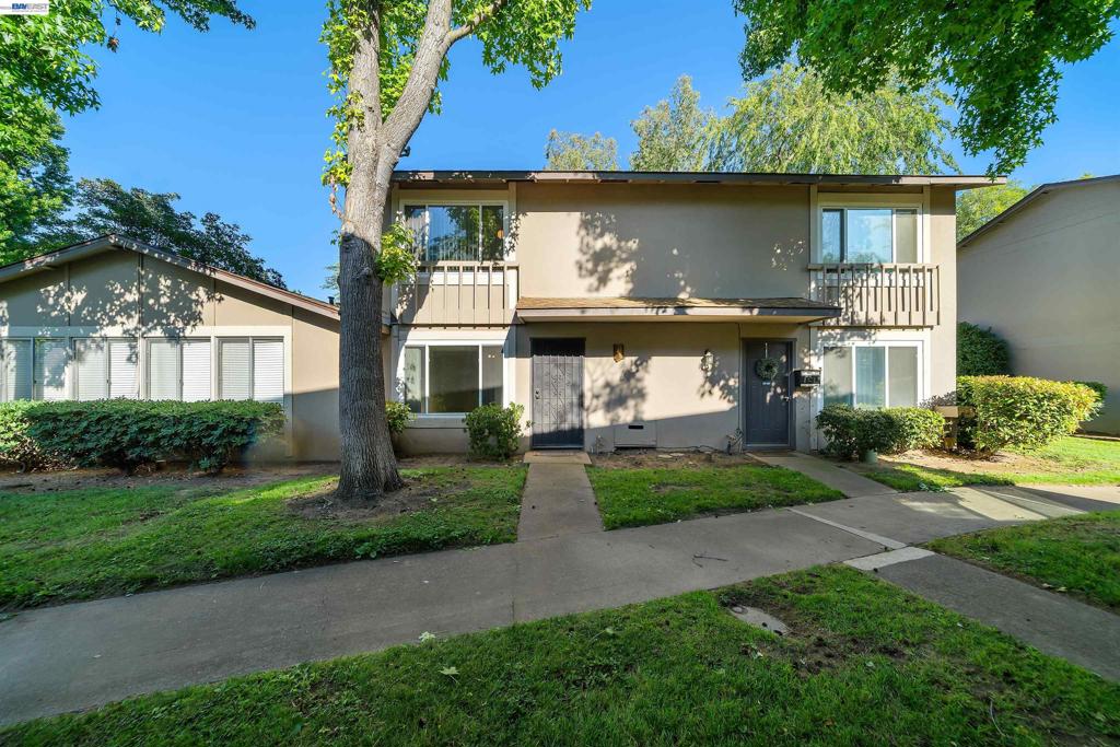 8848 La Riviera Dr B Property Photo 22