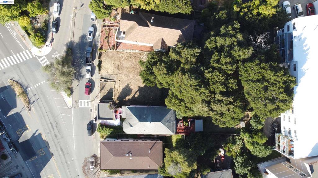 176 Orange St Property Photo 3