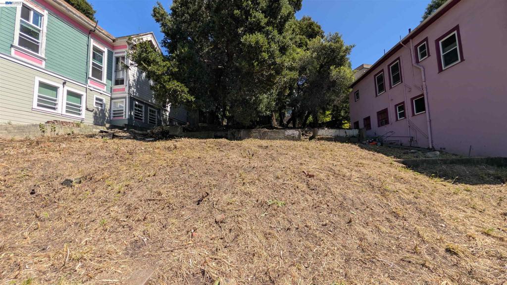176 Orange St Property Photo 4