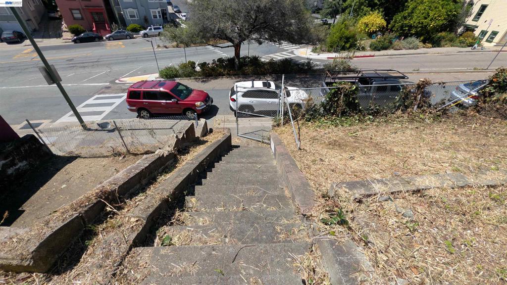 176 Orange St Property Photo 6