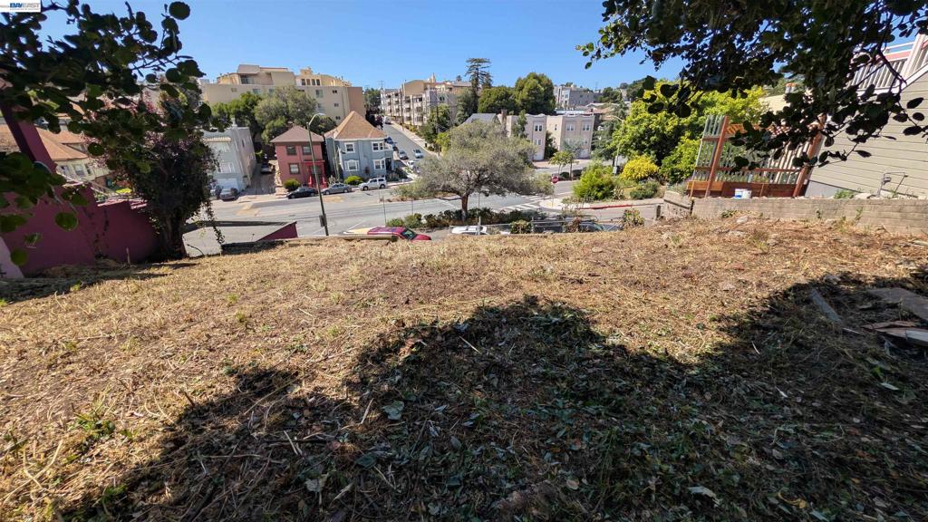176 Orange St Property Photo 8