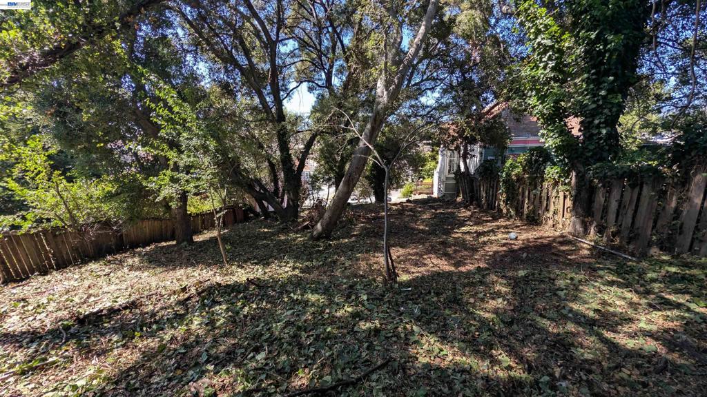 176 Orange St Property Photo 9