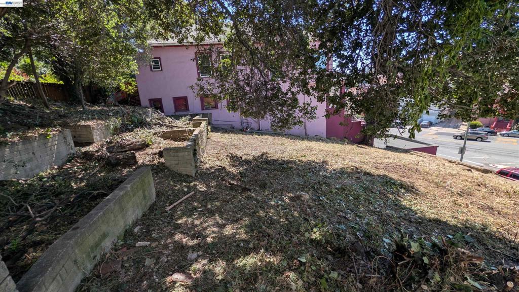 176 Orange St Property Photo 11