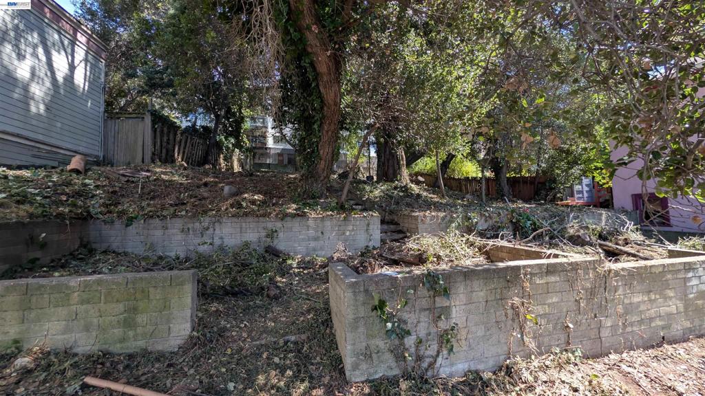 176 Orange St Property Photo 13