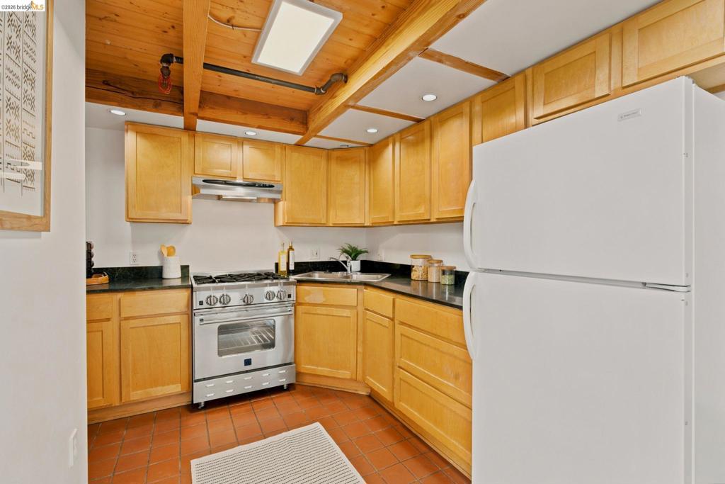 1920 Union St 9 Property Photo 16