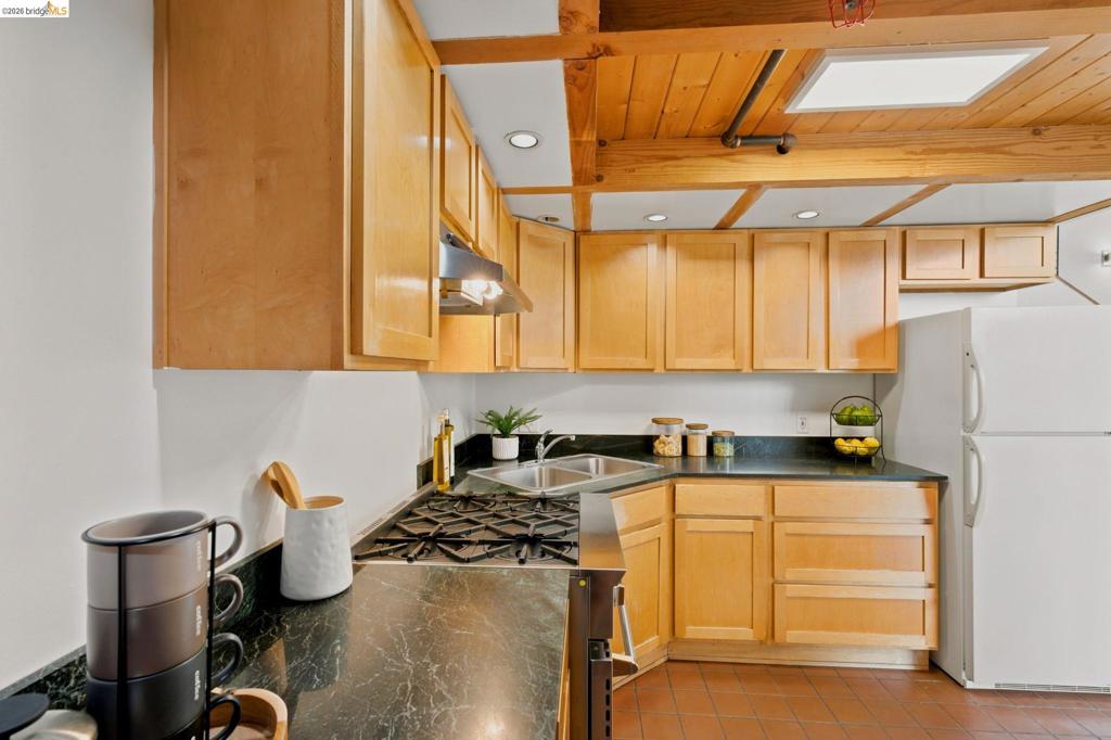1920 Union St 9 Property Photo 17
