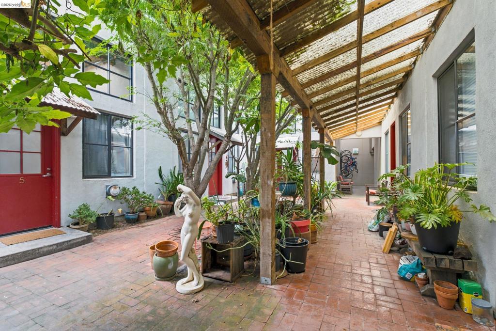 1920 Union St 9 Property Photo 35