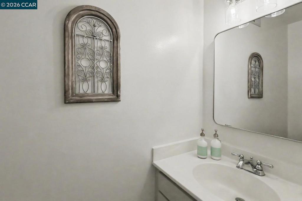 378 Camelback Rd Property Photo 17