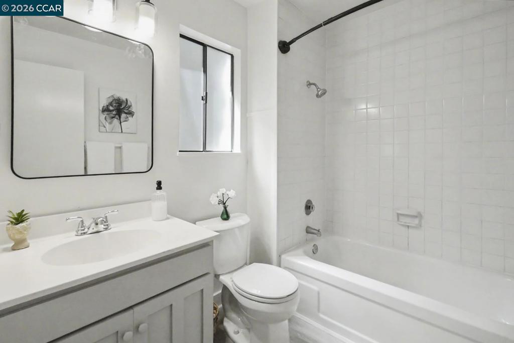 378 Camelback Rd Property Photo 22
