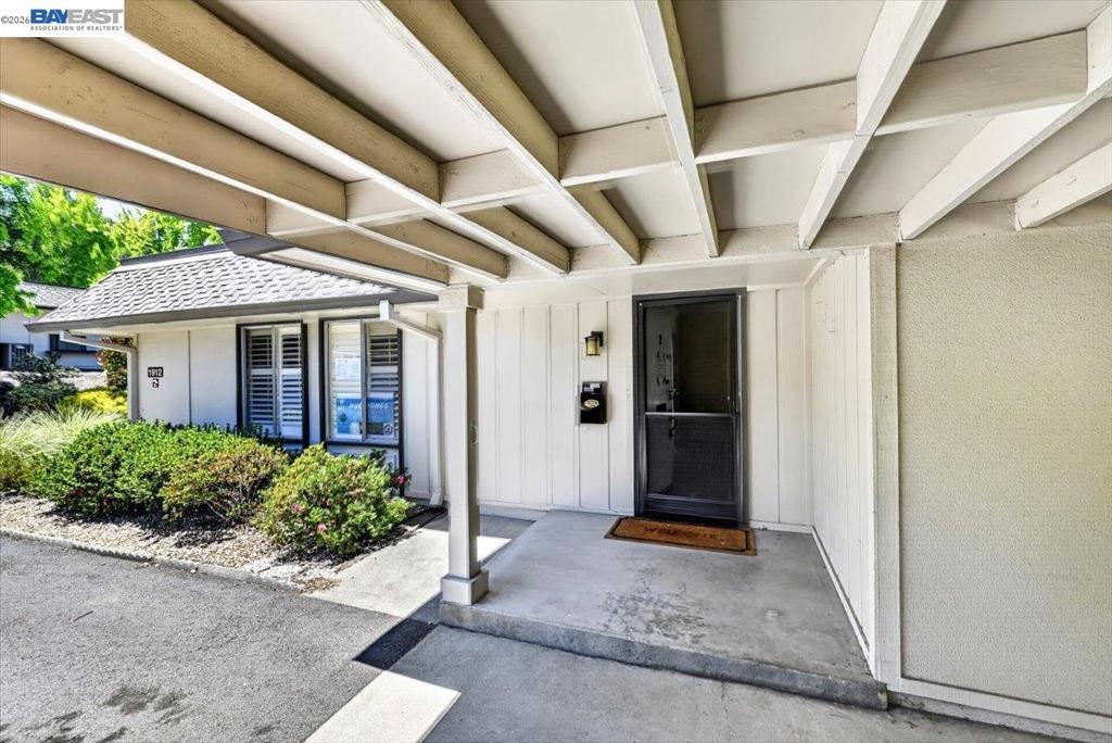 1912 Ptarmigan Dr 2 Property Photo 1