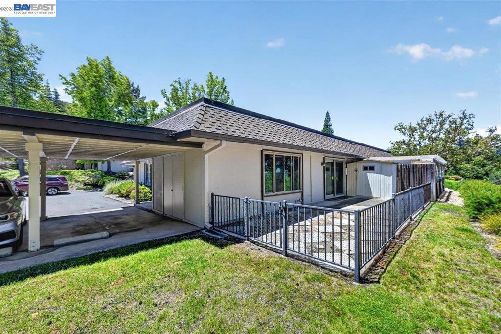1912 Ptarmigan Dr 2 Property Photo 3
