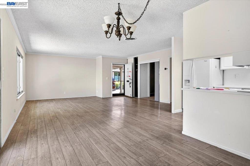 1912 Ptarmigan Dr 2 Property Photo 4