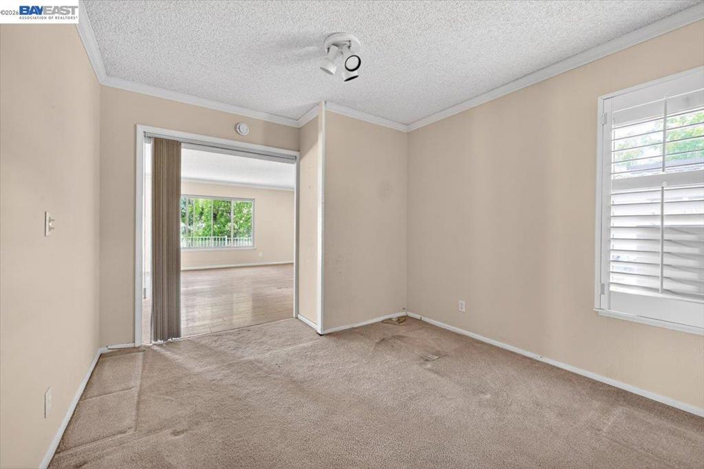 1912 Ptarmigan Dr 2 Property Photo 8