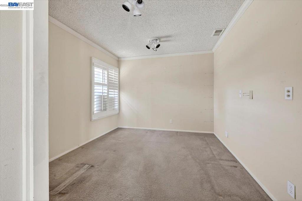 1912 Ptarmigan Dr 2 Property Photo 9