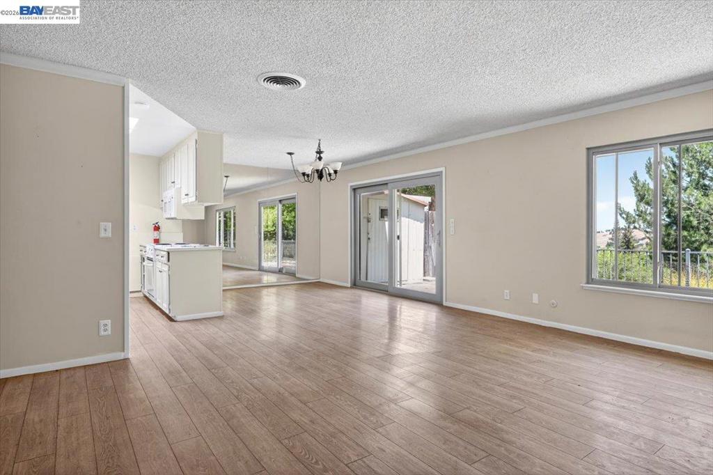 1912 Ptarmigan Dr 2 Property Photo 11