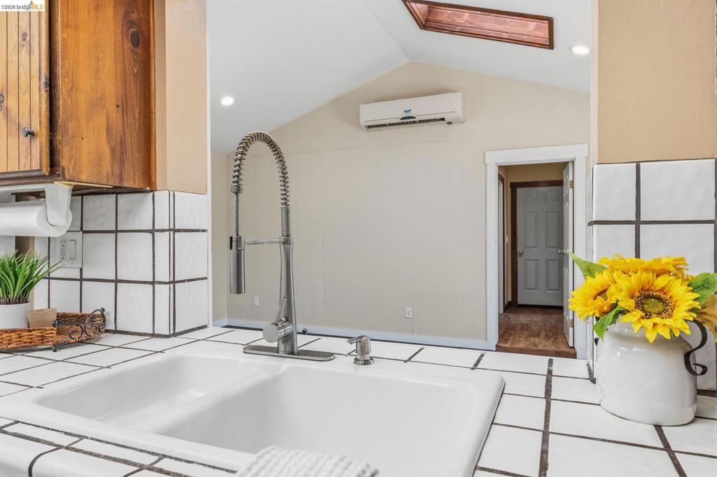 10465 Violetta Way Property Photo 13