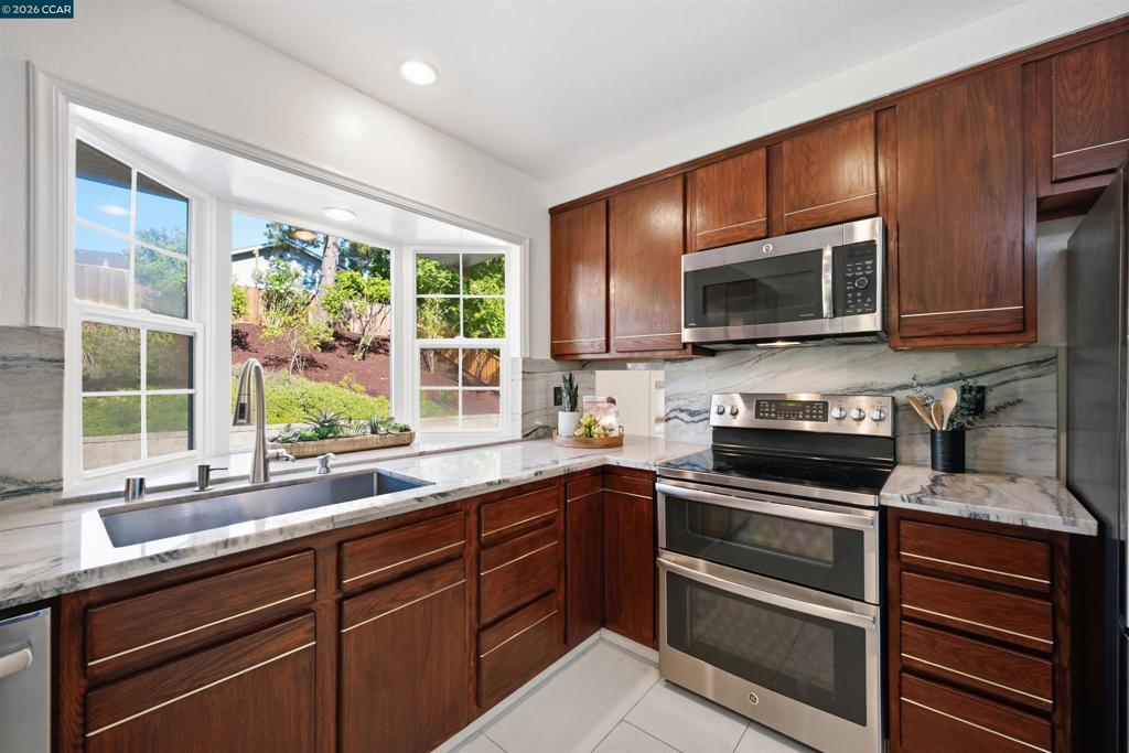 385 Century Circle Property Photo 15