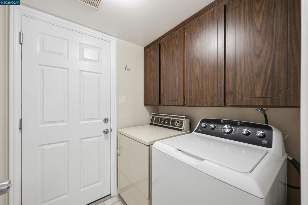 385 Century Circle Property Photo 33