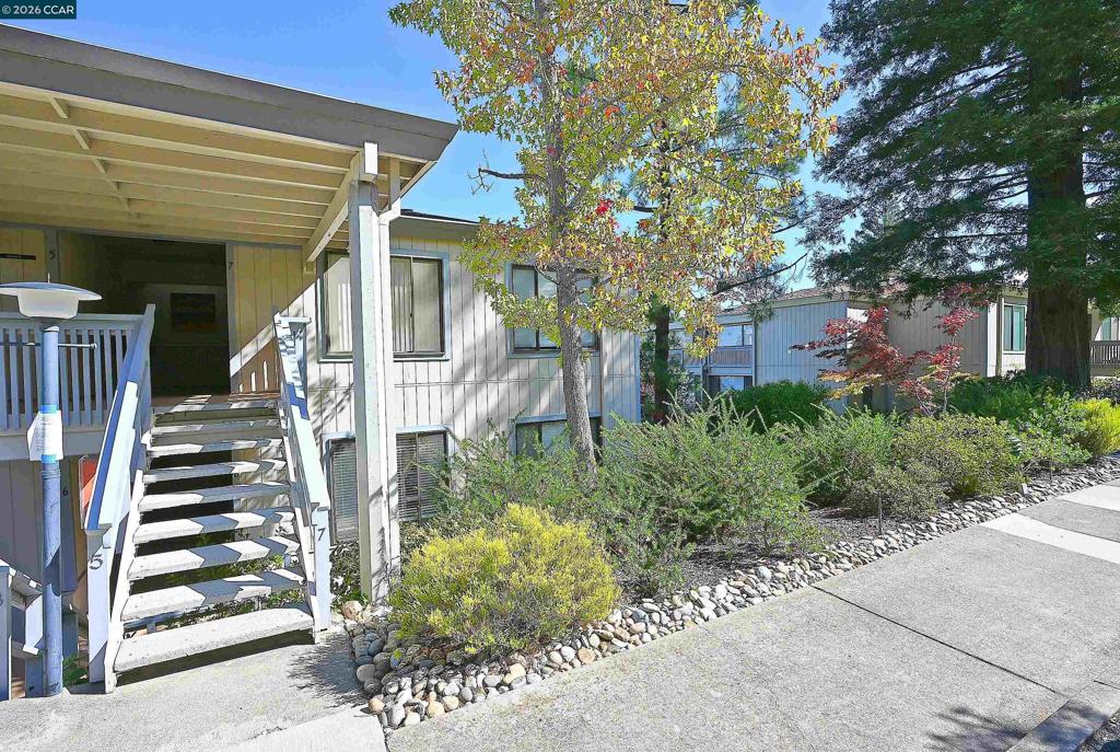 1361 Singingwood Ct 7 Property Photo 2