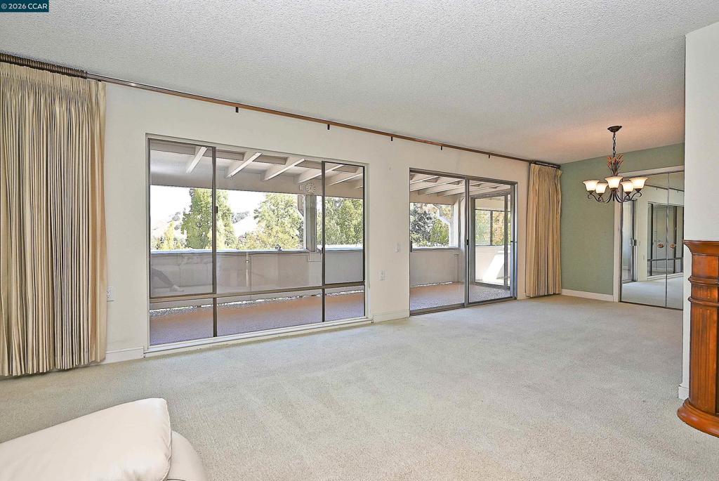 1361 Singingwood Ct 7 Property Photo 5