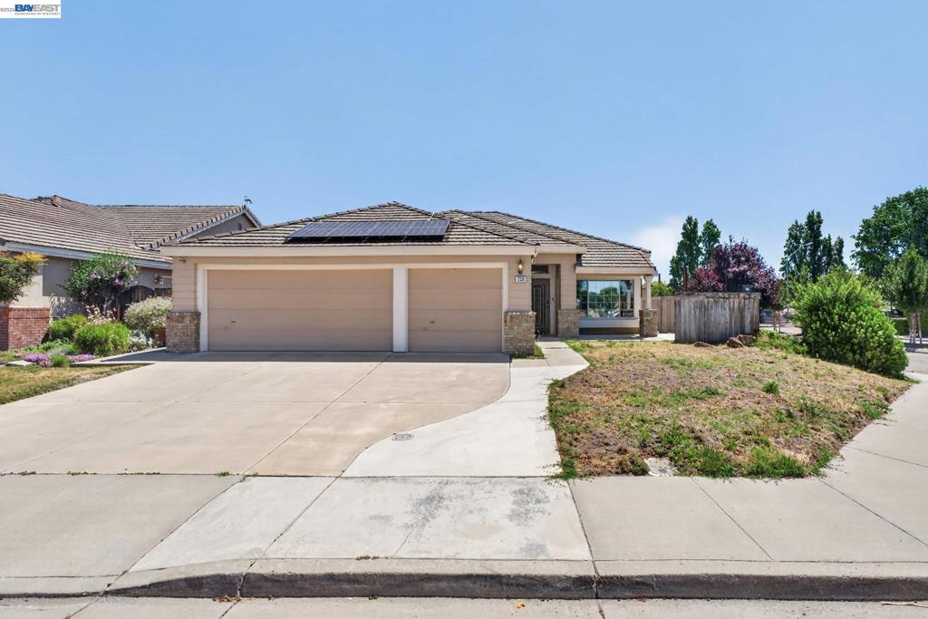 250 Fox Meadow Ct Property Photo 1