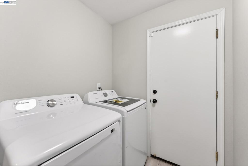 250 Fox Meadow Ct Property Photo 12