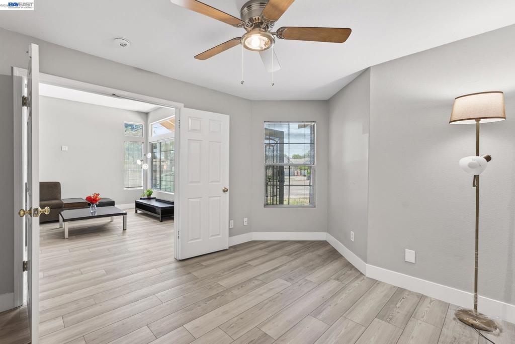 250 Fox Meadow Ct Property Photo 20